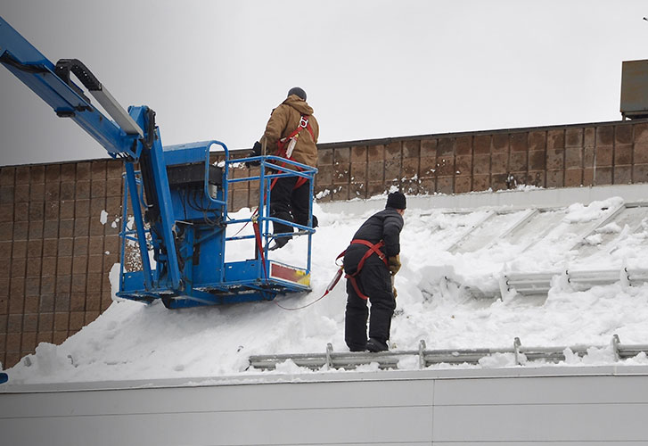 Takskottning och snöröjning på tak för Umeå, Vännäs, Nordmaling, Vindeln och Bjurholm